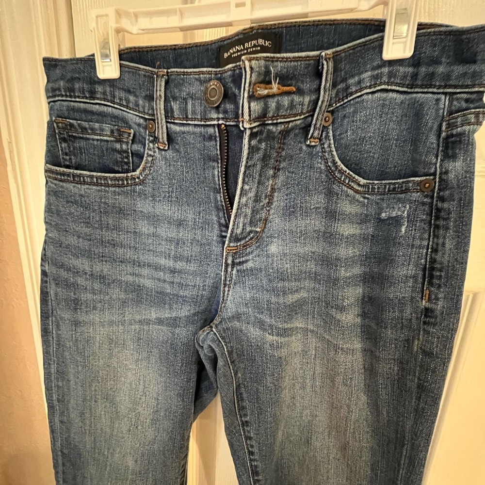 Banana Republic Girlfriend Jeans size 26, frayed bottom